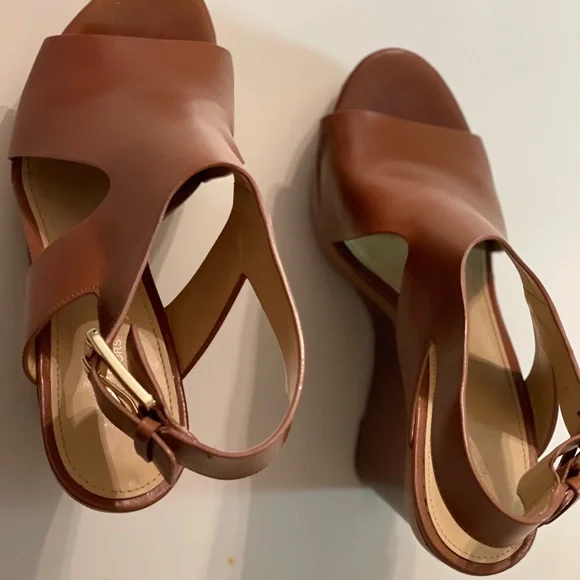 Trendy Michael kors wedges that are lightly loved. - Picture 5 of 5